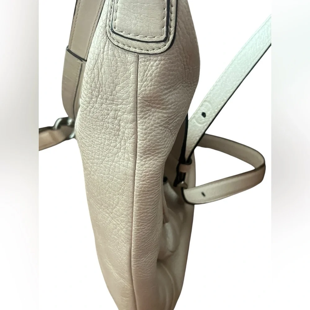 Coach Park Pebbled Leather Hobo Crossbody Bag Taupe Turnlock Flap Style 19303